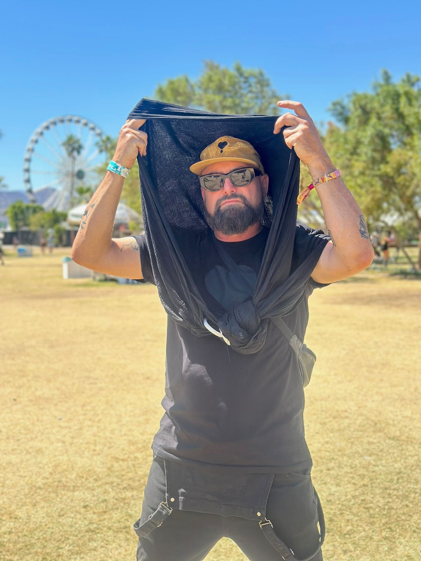 SUNCHILD BLACK SLING